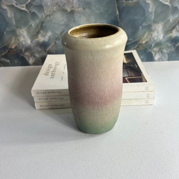 Studio Art Pottery Vase 7" Green Pink Ombre Handmade & Signed - Picture 4 of 16